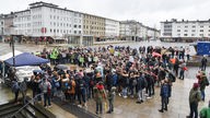 Schülerinnen und Schüler auf der Demo "Fridays for Future" auf dem Rheydter Marktplatz (15.03.2019)