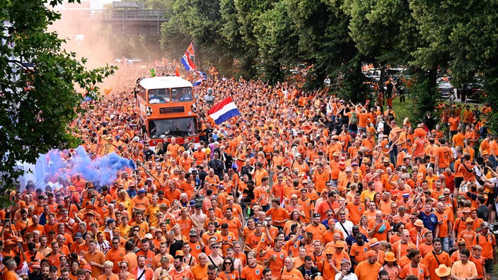 Niederländische Fußball-Fans in Dortmund