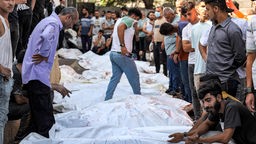 Israel startet Angriff auf Gazastreifen: es gibt viele Opfer 