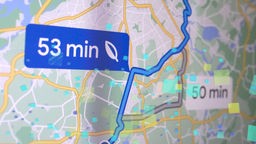 Google Maps berechnet auf Wunsch künftig auch die nachhaltigste Strecke und berechnet das Sparpotenzial.