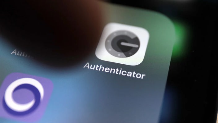 Mit einer Spezial-Software wie „Google Authenticator“ lässt sich bequem eine Multifaktor-Authentifizierung einrichten