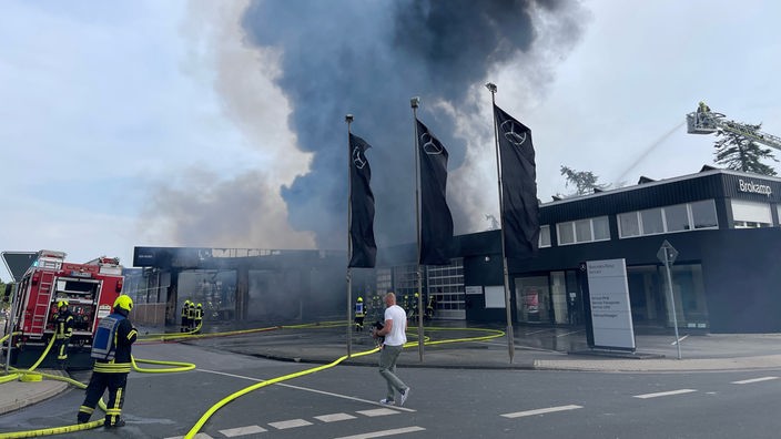 Großbrand bei Mercedes in Harsewinkel