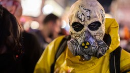 Ein Zombie bei der Halloween-Parade in Essen 