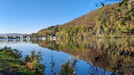 Herbstliche Landschaft am Hengsteysee in Hagen 