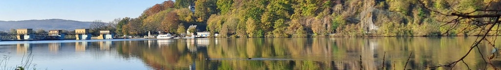 Herbstliche Landschaft am Hengsteysee in Hagen 