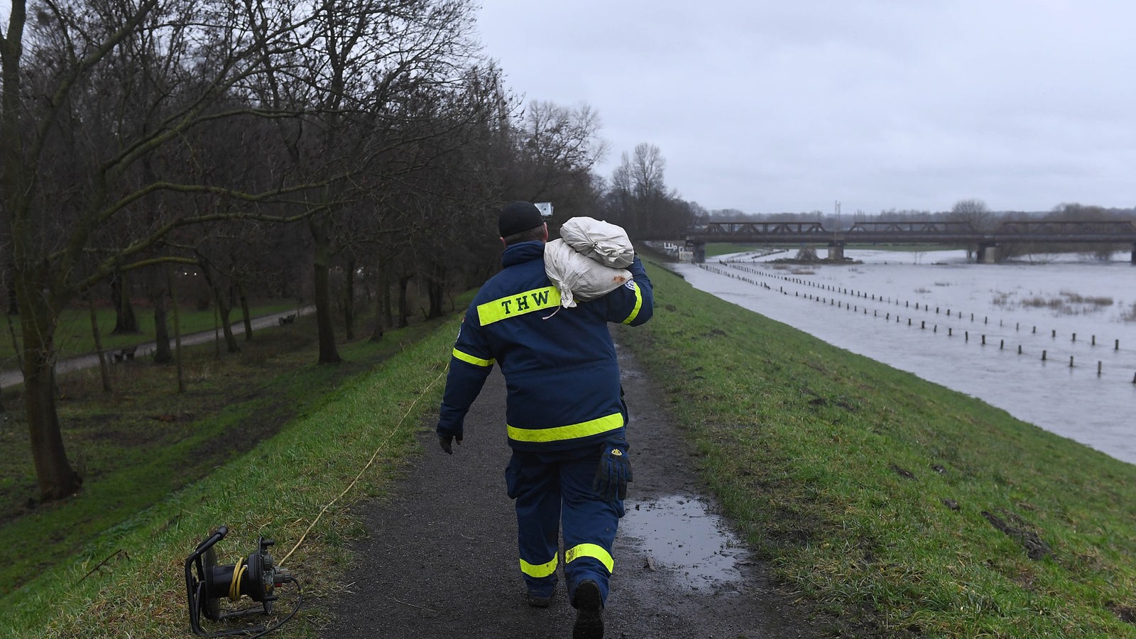 Deiche in NRW: So funktioniert der Hochwasserschutz an Weser, Rhein und  Ruhr - Nachrichten - WDR