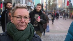 Indra Hill demonstriert in Gelsenkirchen gegen Rechtsextremismus