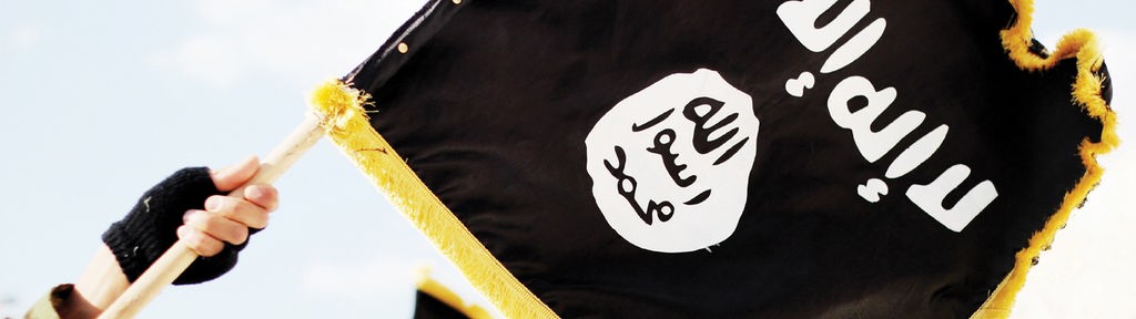 Symbolbild: Flaggen der sogenannten Terrormiliz "Islamischer Staat"