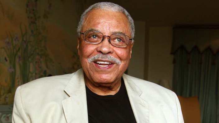 Der Schauspieler James Earl Jones ist im Alter von 93 Jahren gestorben.