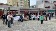 Eine kleine Gruppe demonstriert am Globalen Streik in Herne