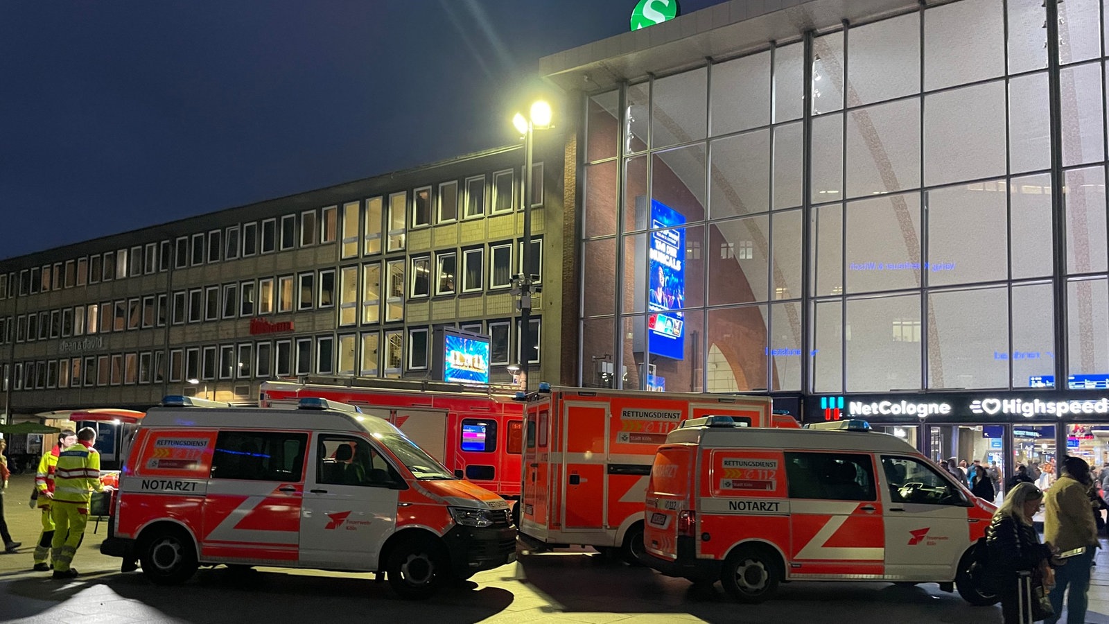 Tragedy Strikes Cologne Central Station: Two Fatal Incidents Amid Rail Chaos