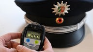 Eines der ersten Kohlenmonoxid-Warngeräte (CO-Warner) für die Polizei von Nordrhein-Westfalen