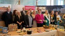 NRW-Landwirtschaftsministerin Silke Gorissen mit Ausstellern aus NRW