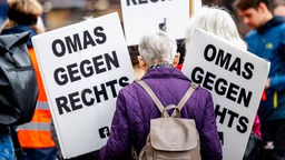 Omas gegen Rechts