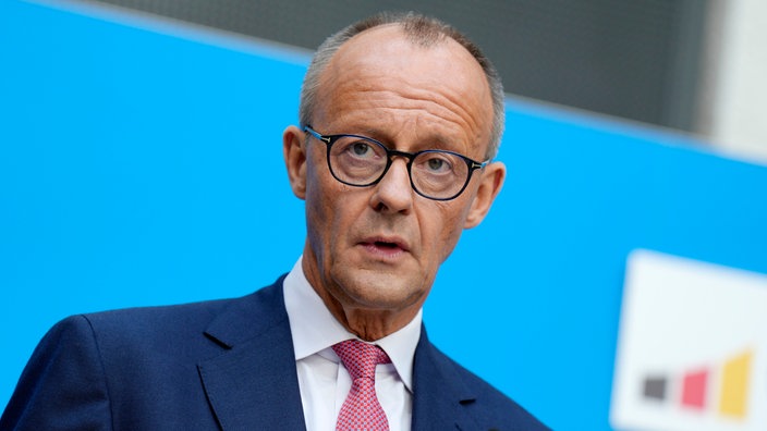 Friedrich Merz bei einer gemeinsamen Pressekonferenz von CDU und CSU zur Kanzlerkandidatur der Union in der Vertretung des Freistaates Bayern beim Bund. Berlin, 17.09.2024