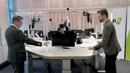 Gregor Golland und Maximilian Kneller im Streitgespräch bei WDR5