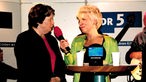 Westblick-Moderatorin Beate Kowollik im Gespräch mit Bärbel Höhn (2002)