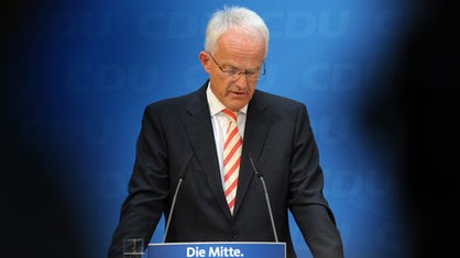 Der nordrhein-westfälische Ministerpräsident und CDU-Spitzenkandidat für die NRW-Wahl, Jürgen Rüttgers, bei einer Pressekonferenz