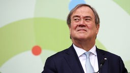 Ministerpräsiden Armin Laschet (CDU) am 26.02.2021 bei einer Pressekonferenz zur Olympiabewerbung 