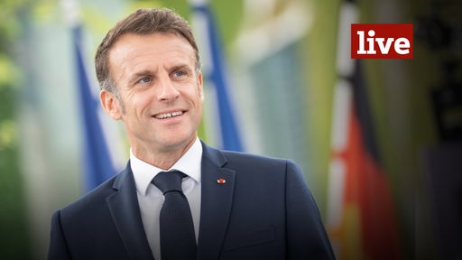 Emmanuel Macron - live