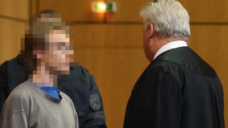 Der Angeklagte Marcel H. (M) steht am 8.9.2017 im Bochumer Landgericht an der Anklagebank.