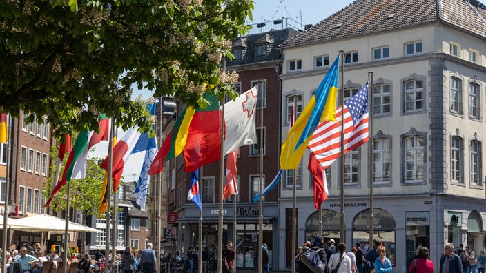Flaggen auf dem Marktplatz