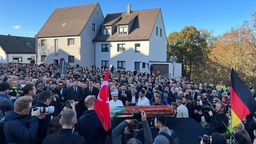Hunderte trauern um  Friedensbotschafterin Mevlüde Genç in Solingen