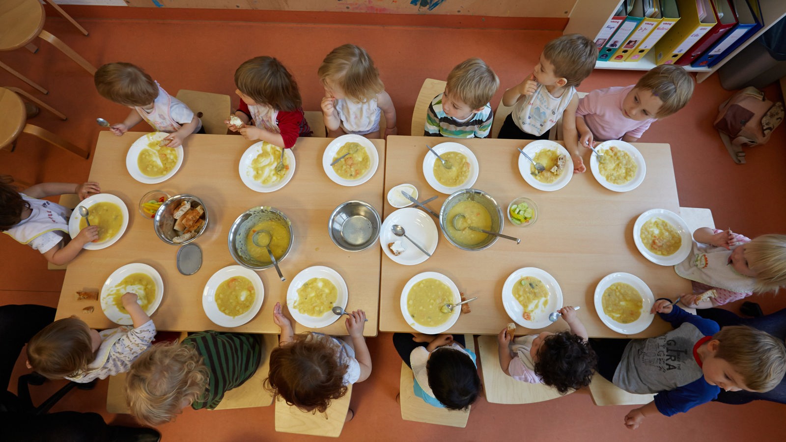 Еда в детском саду