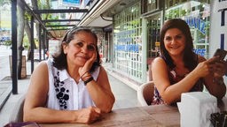Mariam Claren und Mutter Nahid Taghavi