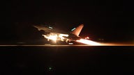 RAF Typhoon beim Start auf der Royal Air Force Station Akrotiri, um sich der von den USA angeführten Koalition anzuschließen und Militärschlag gegen Huthi-Rebellen im Jemen durchzuführen