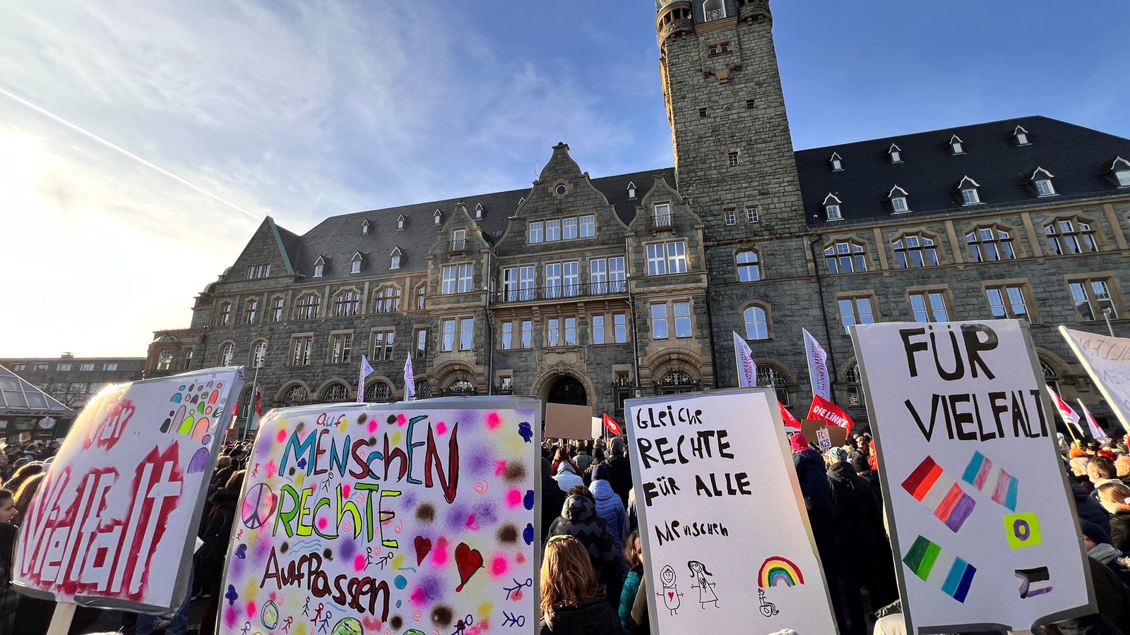 NRW Demonstriert Gegen Rechtsextremismus - Nachrichten - WDR