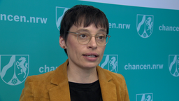 NRW-Gleichstellungsministerin Josefine Paul im Interview.