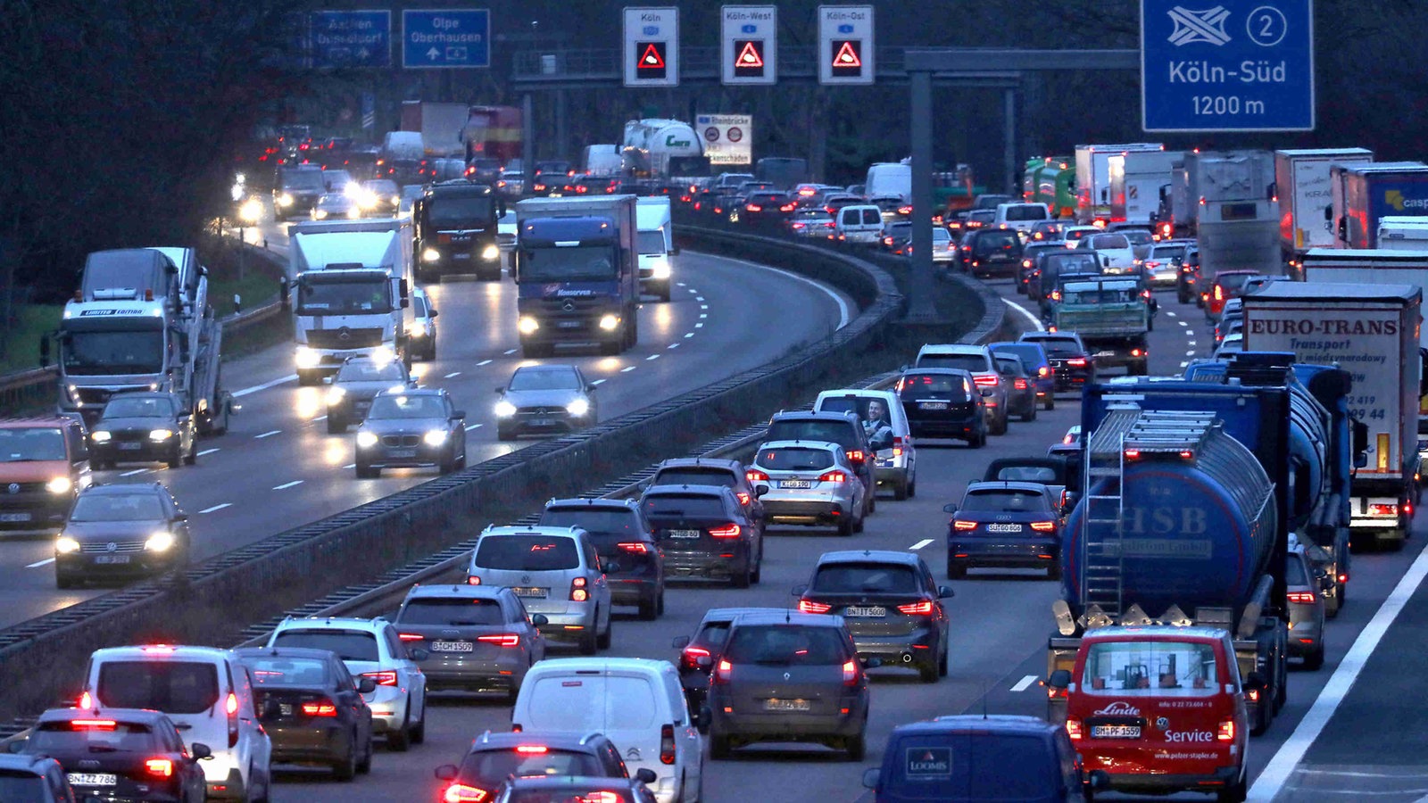 Stau in NRW Deshalb sind die Straßen im November so voll Nachrichten