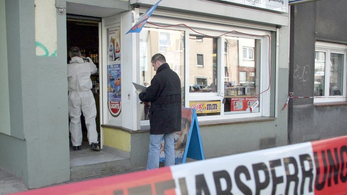 Tatortuntersuchung nach dem Mord an Mehmet K. in einem Dortmunder Kiosk