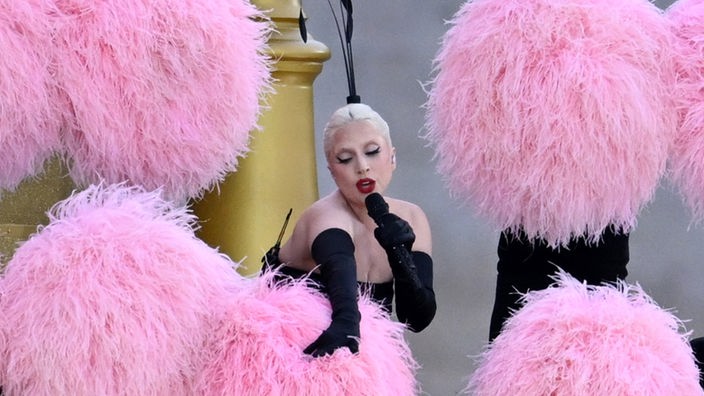 Sängerin Lady Gaga tritt vor der Eröffnungsfeier auf