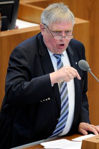 Karl-Josef Laumann  spricht im Landtag