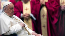 Papst Franziskus bei Beerdigung des deutschen Kardinals Paul Josef Cordes