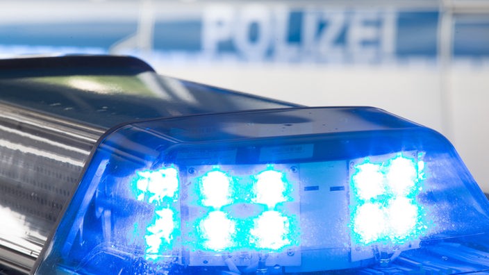 Das Blaulicht eines Polizei-Streifenwagens.