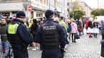 Polizei sichert Düsseldorfer Karneval