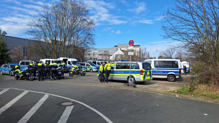 Polizei am Bahnhof Mönchengladbach-Rheydt