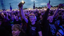 Fans beim Rammstein-Konzert in Dresden