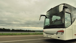 Reisebus auf der Autobahn