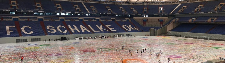 "Colourful Art of Football" als größtes Bild der Welt