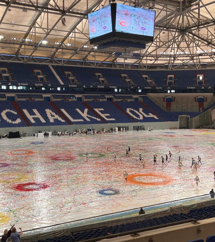 "Colourful Art of Football" als größtes Bild der Welt