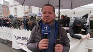 Reporter Jan Schulte berichtet zum Prozessstart aus Dortmund