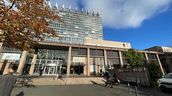 Der Haupteingang der Uniklinik Köln