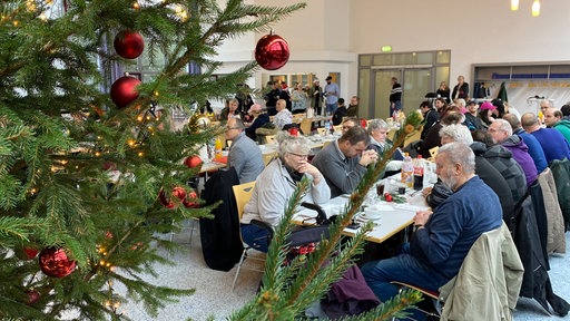 Es sind viele Besucher gekommen.