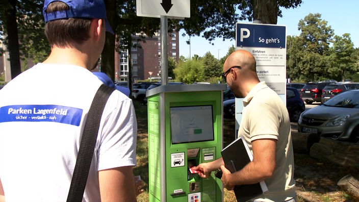 Parkplatz-Scouts helfen beim Bezahlen