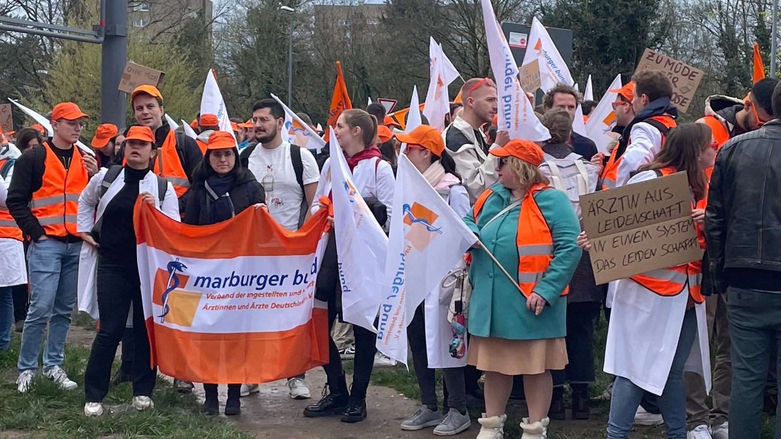 Krankenhaus-Streik In NRW - Unter Anderem In Köln, Leverkusen Und Bonn ...