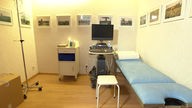 Behandlungszimmer von Dr. Cornelia Camp in Issum